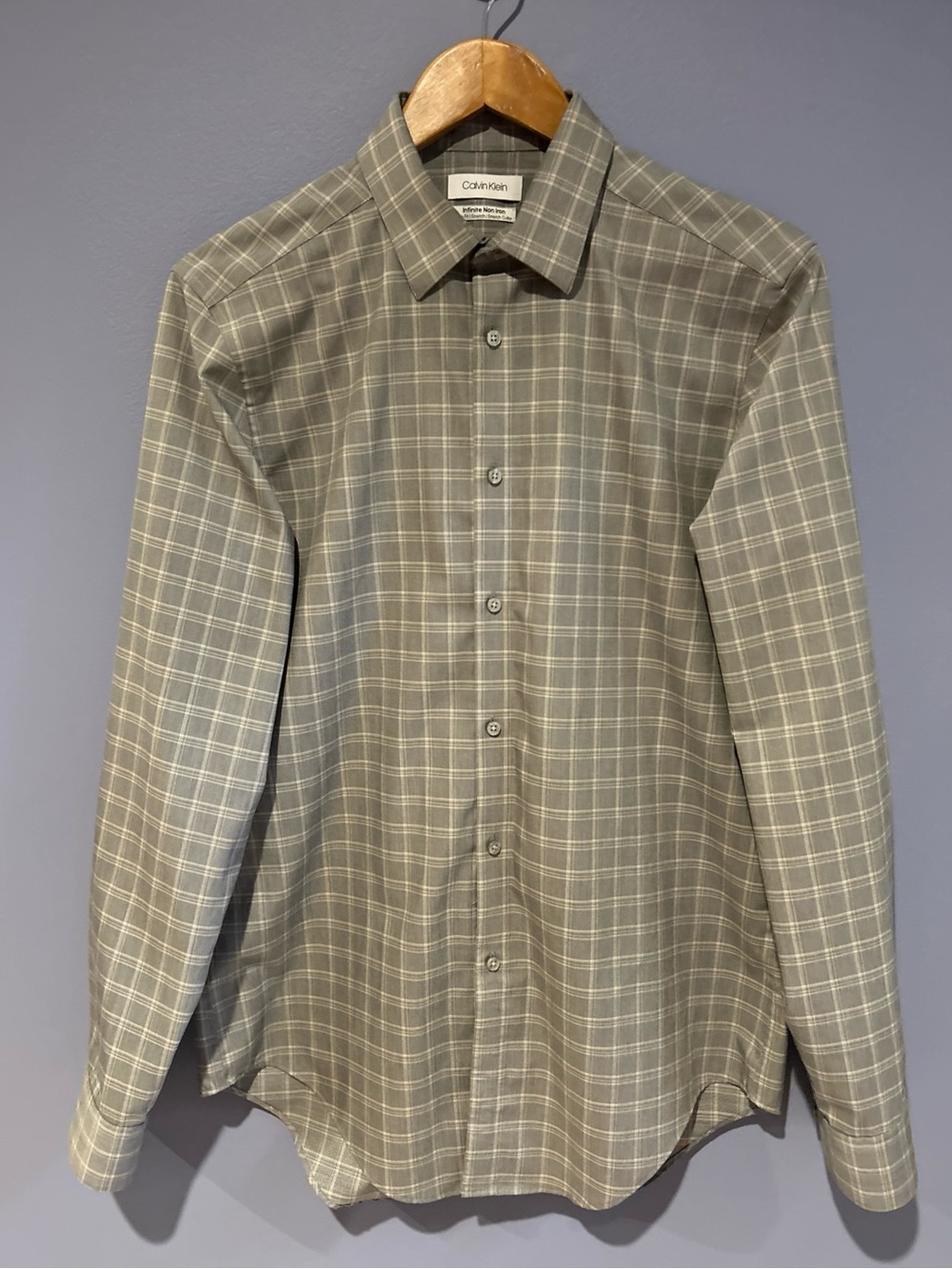 Calvin Klein Men's Infinite Non-Iron Button Down Long Sleeve Shirt 15 1/2 34/35